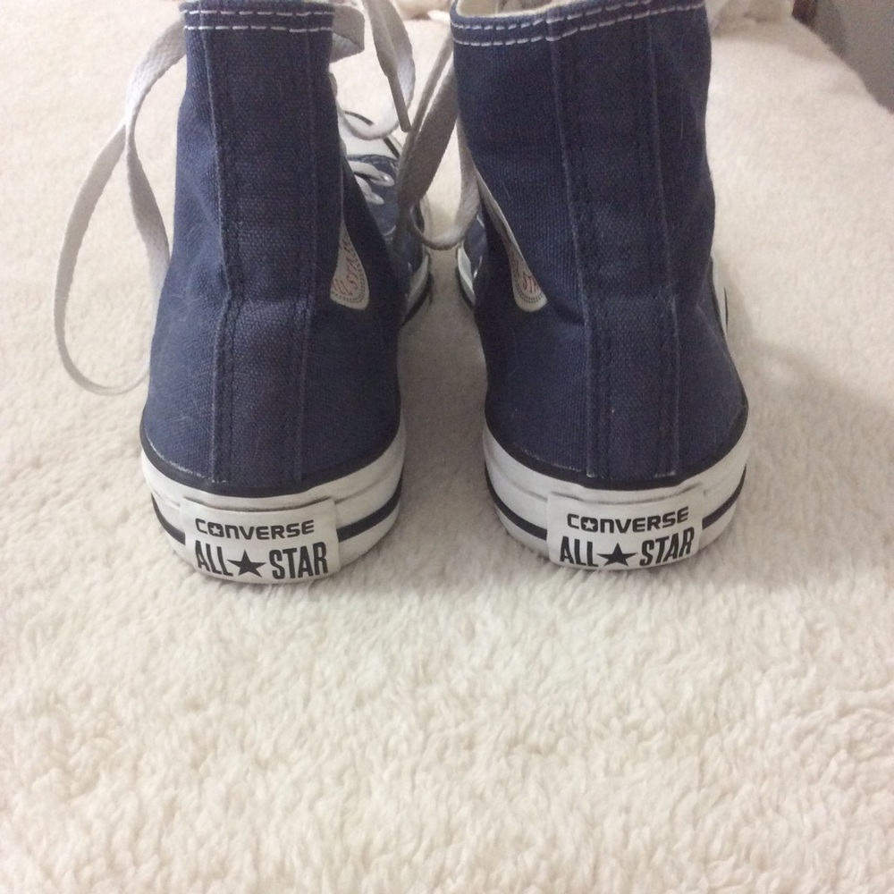 Classic blue converse high top. *Like new*